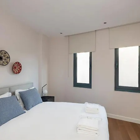Apartman Bright Modern 1bd Brand New Scenic Balcony! #66 *